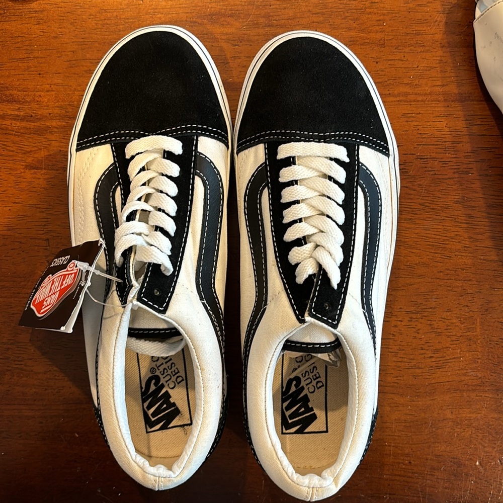 NWT Vintage Vans old  skool - custom designed 
ize men 6.5, Women size 8.5